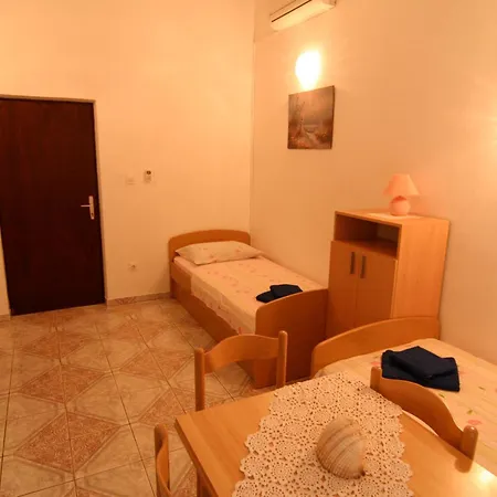 Apartments Marta Trogir Zimmer foto